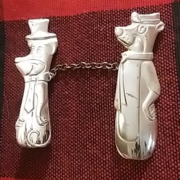 Vintage Hanna Barbera Yogi Huckleberry Hound pins - Picture 4 of 4